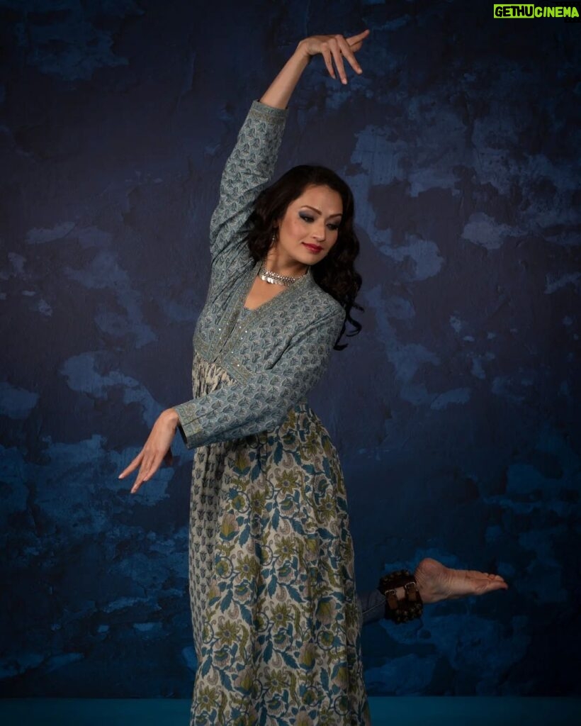 Suhani Dhanki Instagram - Live. Breathe. Dance. 💖