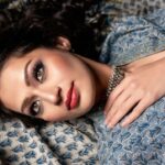 Suhani Dhanki Instagram - Beyond the layers of make up deep within those eyes are dreams... and a resolve... #believe #patience #trusttheprocess