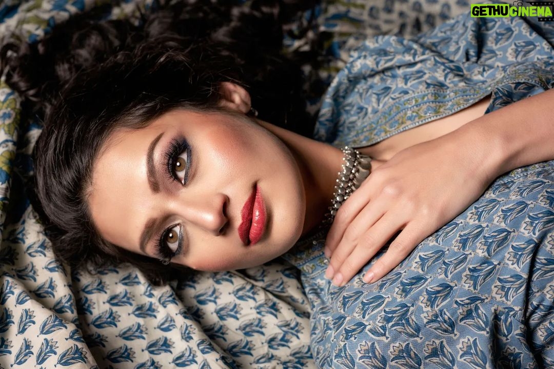 Suhani Dhanki Instagram - Beyond the layers of make up deep within those eyes are dreams... and a resolve... #believe #patience #trusttheprocess