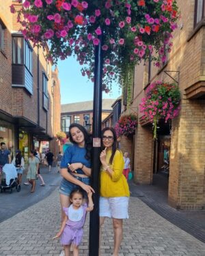 Suhani Dhanki Instagram - My mother has two daughters ✌️
#OutsourcedParenting