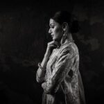 Suhani Dhanki Instagram - #Repost Studio fashion shoot for @cotton_sisters 💗🙊📸 absolutely loved working with this talented beauty @suhani8 💫💃 Photography in collaboration with @eastwestphotography @harmeet_ewp @sukimahoncreative Styling & Creative Direction @sukimahoncreative Outfits @cotton_sisters HMUA @laajlally Model @suhani8 Videography @thefilmingunit #studiofashionphotography #studioportrait #fashionshoot #lighting #moody #editorialfashion #nikonphotography #mua #beauty #yearning #desire #indiavouge #vougeindia #bollywoodfashion #indiancouture #bridal #londonshoot #femalephotographer #creative #creativestyle #photgraphy #fashionphotography #emotions #moments_in_photography #mood #moments_in_portraits #eyeshadowpalette