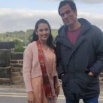 Suhani Dhanki Instagram - #latepost #throwbackthursday Film name: Cuttputlli Character: RJ Roshni Thinking about the brillaint day I had shooting with the iconic @akshaykumar who is so full of humour and life! He had the most hilarious responses to all my answers to his questions, he stayed on set the entire time even when it was time to give me cues and spontaneously added lines to the scene (including Miraya's little photo appearance). So much to learn from legends like him and incredibly grateful to work with @ranjitmtewari sir (who thought I was actually an RJ 😂) and Rajeev sir and their extremely supportive team @sanmikcardoz @ileo_ila @pooja_ent Big thanks to @aayushtwr mayank @anti.casting for this! The movie is on Disney+ Hotstar. Do watch if you can :)) #cuttputlli #bollywoodfilm #disneyplus #akshaykumar #latepost #actor