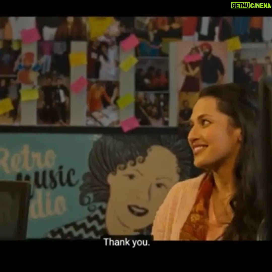 Suhani Dhanki Instagram - #latepost #throwbackthursday Film name: Cuttputlli Character: RJ Roshni Thinking about the brillaint day I had shooting with the iconic @akshaykumar who is so full of humour and life! He had the most hilarious responses to all my answers to his questions, he stayed on set the entire time even when it was time to give me cues and spontaneously added lines to the scene (including Miraya's little photo appearance). So much to learn from legends like him and incredibly grateful to work with @ranjitmtewari sir (who thought I was actually an RJ π) and Rajeev sir and their extremely supportive team @sanmikcardoz @ileo_ila @pooja_ent Big thanks to @aayushtwr mayank @anti.casting for this! The movie is on Disney+ Hotstar. Do watch if you can :)) #cuttputlli #bollywoodfilm #disneyplus #akshaykumar #latepost #actor