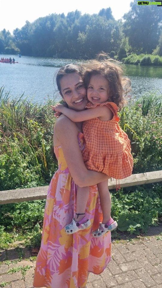 Suhani Dhanki Instagram - Ice lollies khavanu ane khub ramvanu.. majja ni life! Teaching me to be in the moment and enjoy every little win, Teaching me patience, unconditional love and trust, Teaching me more about myself every day. Thank you my little teacher š #teachersday #mylittleteacher Stanborough Lakes Welwyn Garden City