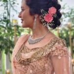 Suhani Dhanki Instagram - Blushing in the shades of pink 💗 . . . . #softeyemakeup #subtlbeauty #weddinglehenga #happybride #grwmbride #narscosmetics #anastasiabeverlyhills #sareedraping #draping #maccosmetics #bobbybrown #highendproducts #minimalmakeup #weddingmakeup #specialday #makeuplook #bridalmuamumbai #weddingmakeupartistmumbai #makeupartistindia #makeupdesigner #hairdesigner #sessionstylist #sessionstyling #beautifulclient #HappyClient #celebritymakeupartist #celebrityhairstylist #makeupartistsworldwide