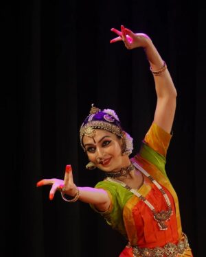 Suhani Dhanki Instagram - With the blessings of my Guru Dr. Sandhya Purecha ji and the unwavering support of Bhavnna Tai, I presented my first solo Bharatanatyam recital this season as a part of Ojas Festival in Bengaluru.

Thank you to Ratheesh Babu ji and Poornima Ashok ji for this wonderful opportunity. 

I cannot put into words the deep gratitude I feel towards my beloved Guruji for finding time from her extremely busy schedule to teach, guide and nurture me. The joys of just being in hers and Bhavna Tai's midst is inexplicable ❤️🙏

Photo credit: Gaurav Sahu

#bharatanatyam #indianclassicaldance