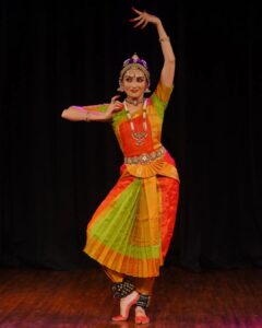 Suhani Dhanki Instagram - With the blessings of my Guru Dr. Sandhya Purecha ji and the unwavering support of Bhavnna Tai, I presented my first solo Bharatanatyam recital this season as a part of Ojas Festival in Bengaluru. Thank you to Ratheesh Babu ji and Poornima Ashok ji for this wonderful opportunity. I cannot put into words the deep gratitude I feel towards my beloved Guruji for finding time from her extremely busy schedule to teach, guide and nurture me. The joys of just being in hers and Bhavna Tai's midst is inexplicable ❤️🙏 Photo credit: Gaurav Sahu #bharatanatyam #indianclassicaldance The Indian Institute of World Culture