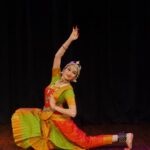Suhani Dhanki Instagram - With the blessings of my Guru Dr. Sandhya Purecha ji and the unwavering support of Bhavnna Tai, I presented my first solo Bharatanatyam recital this season as a part of Ojas Festival in Bengaluru. Thank you to Ratheesh Babu ji and Poornima Ashok ji for this wonderful opportunity. I cannot put into words the deep gratitude I feel towards my beloved Guruji for finding time from her extremely busy schedule to teach, guide and nurture me. The joys of just being in hers and Bhavna Tai's midst is inexplicable ❤️🙏 Photo credit: Gaurav Sahu #bharatanatyam #indianclassicaldance The Indian Institute of World Culture