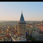 Suna Yıldızoğlu Instagram - Burçlar filimin tarihi 25 Mart'a ertenlenmiş, haberiniz olsun☺️ Yeni klibi bu.