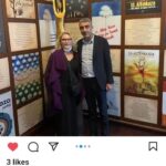 Suna Yıldızoğlu Instagram - Adana Büyükşehir Belediyesinin davetiyele Çukurova Kitap fuarında @kendiismim Zafer Algöz, @umit.efekan ile ben "Bir Sinema, Bir Yürek, Bir Destan: FATMA GİRİK söyleyişinde bir araya geldik. Altın Koza Yönetim Kurulu Başkan vekili ismailtimucinn , Altın Koza genel müdürü @huseyin_orhan01 'a çok teşekkür etmek istiyorum. Adana'ın misafirperverliği ve cana yakınlığı bu değişen dünyada hiç değişmemiş🤗 Ayrıca ilk fotoğraftaki Sanat tarihçisi Süleyman Kürşat Kalkan'a teşekkür ediyorum. Adanalılara tavsiyem, Adana sinema müzesine müsait olduğu zaman ziyaret etsin❤️ @adanasinemamuzesi01 Bir de İbrahim Hakverdi Adana Büyüksehir Belediye Muhtarlık Daire Başkanı 🙏