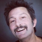Suna Yıldızoğlu Instagram - İnanamıyorum....uyuyamıyorum. Devlet balesinin efsane dansçı, çok sevilen, dünya tatlısı bir insan, Erdal Uğurlu hayatını kaybetti. Canım Erdal, huzur içinde yat. Seni hiç unutmatacağız😔😔❤️