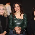 Suna Yıldızoğlu Instagram - Cumaretesi gecesi aylardan beri ilk defa bir yere gittim...@evginmurat konserine gittim. Murat'ın sayesinde harika bir akşam geçirdim. Değerli sanatçılar ve dostlarla kucaklaşmak ne iyi geldi. @isilyucesoy1 @parlasenol @nasuhbektas @serminhurmeric Boğaziçi Üniversite öğrencileriyle bir kaç dakika da olsa vakit paylaşmak beni umutlandırdı. Teşekkür ederim Murat. Her nesile hitap ediyorsun❤️
