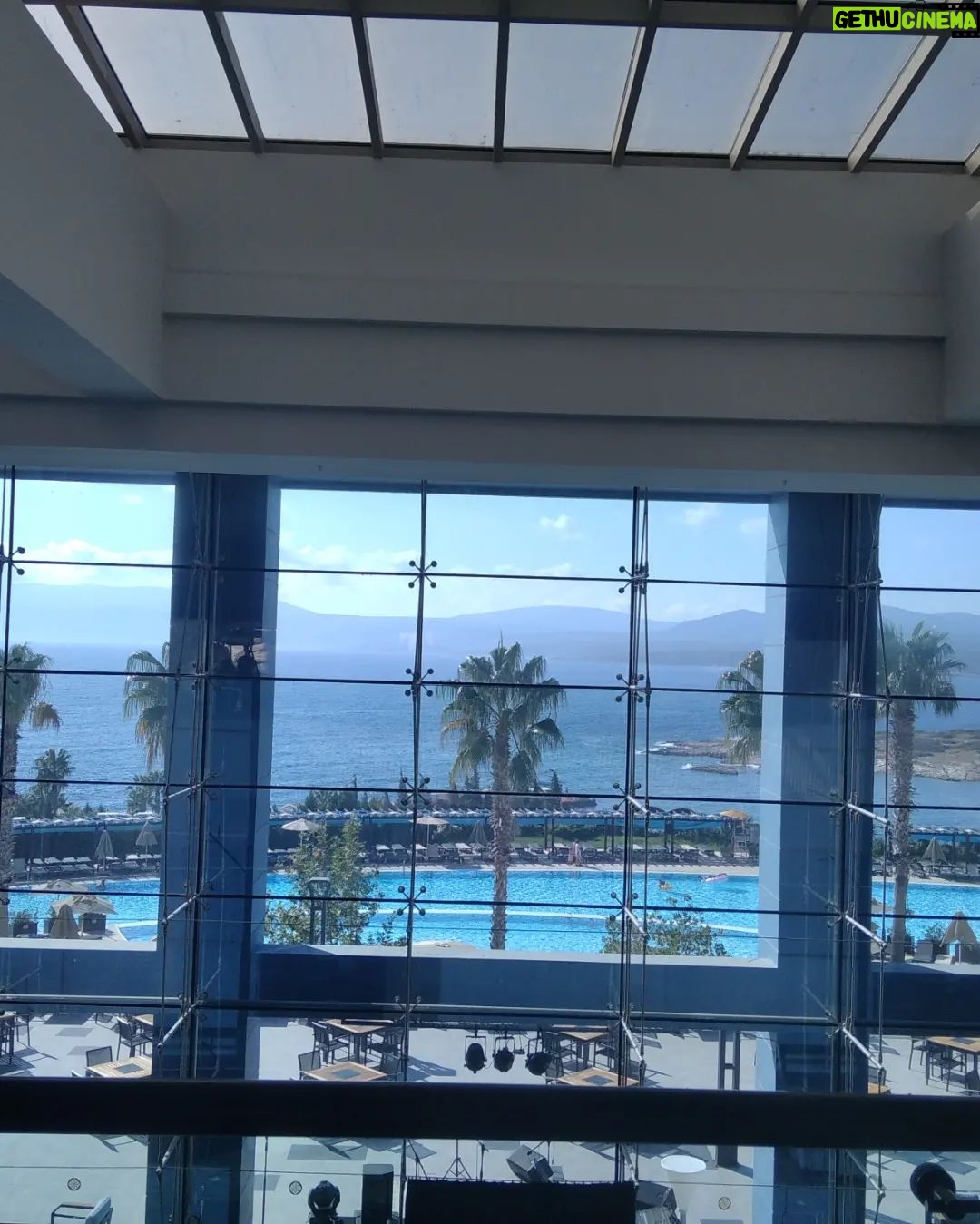 Suna Yıldızoğlu Instagram - Seferihisar manzaraları..Ege'ye her seferinde daha çok aşık oluyorum. #royalteos (Housekeepingden @delalkalas 'a ayrıca teşekkür ediyorum😊)