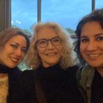 Suna Yıldızoğlu Instagram - Londra'da dostluk💞Planlar, projeler, muhabbet🤗 @dolunayobruk @baharakpinar