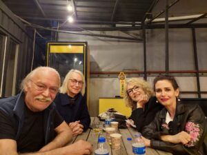 Suna Yıldızoğlu Instagram - @pera_sma için dünkü konserden manzaralar🤗❤️ Siz de destek olmak isterseniz 2807'e PERA yazıp sms yollayabilirsiniz veya sayfaya girip banka numarasını alabilirsiniz.