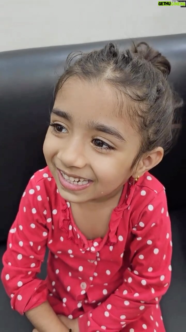 Sunny Arya Instagram - Beti ने हाथ पर लिखवाया BIGG BOSS पापा 😍 #reelsinstagram #reelsvideo #reelkarofeelkaro #reelit #reelitfeelit❤️❤️ #reelsteady #reelindia❤️❤️ #tehelkaprank #prankvideo #iknoor