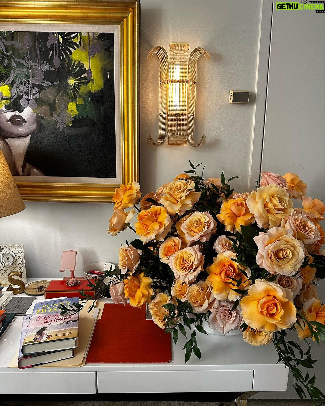 Sunny Hostin Instagram - Whaaaaaaaat?!!! @jeffleatham You have outdone yourself. Thank you, thank you, thank you. And how do I learn to do this?!!!! I’ve read your book twice!!! #theartoftheflower