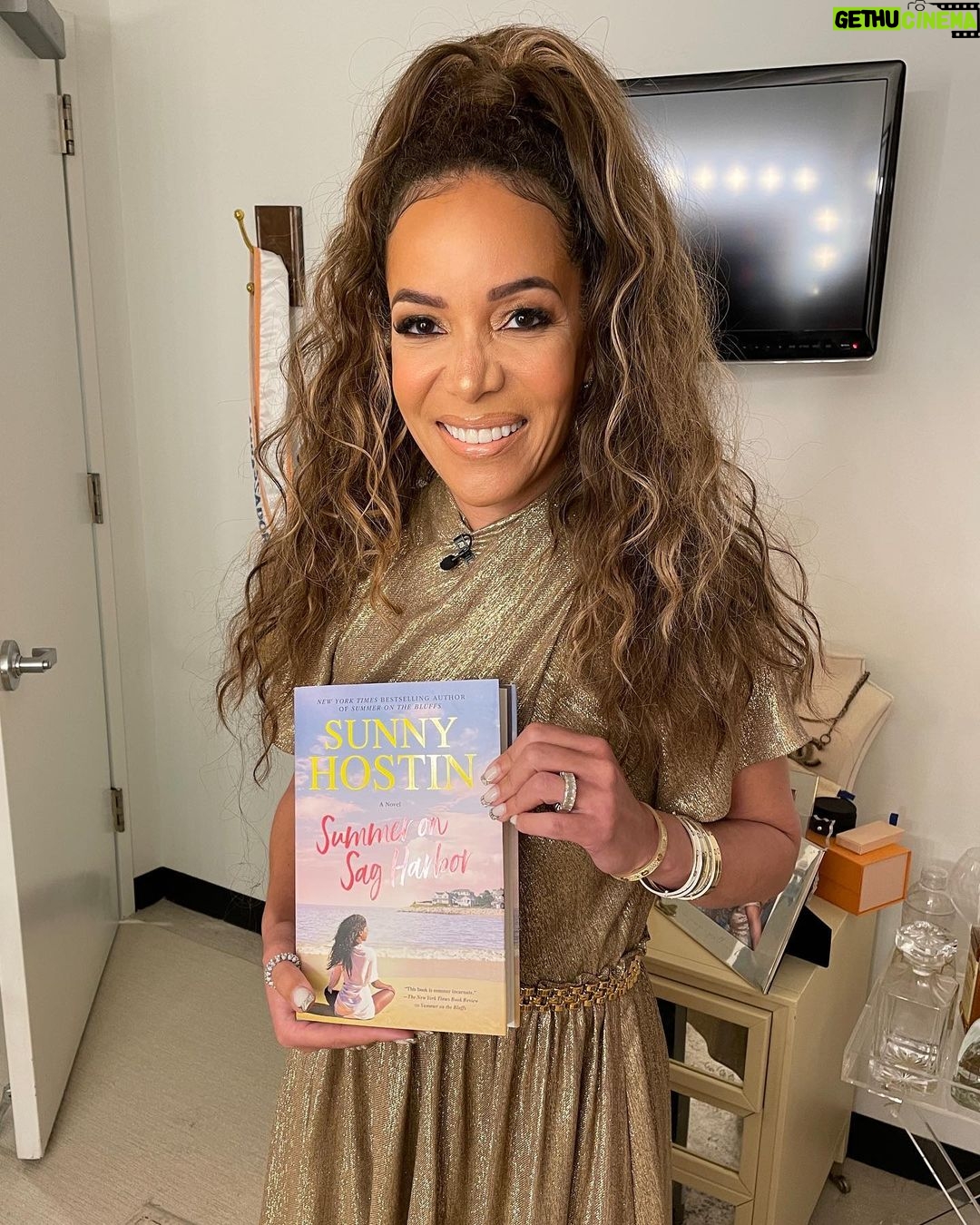 Sunny Hostin Instagram - I fell in love with Sag Harbor about 20 years ago and it will always hold a special place in my heart! I’m so excited to return to my SANS community next week and chat about #SummeronSagHarbor with @harriettecole at East Hampton Library! Click the link in my Instagram Story to get more details and register for the event with @BookHampton.