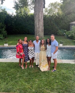 Sunny Hostin Instagram - No better way to celebrate my new novel #SummerOnSagHarbor than in Sag Harbor! A huge thank you to my friend @donlemonofficial for hosting the fabulous book party!💛