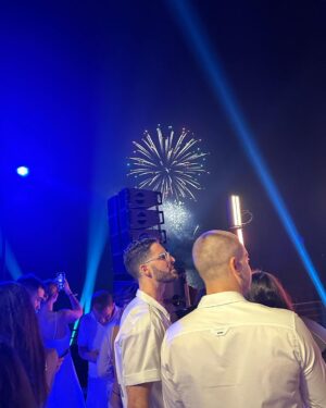 Sunny Hostin Instagram - Thank you @michaelrubin for a wonderful time at your White Party. My feet are still recovering from all the dancing. Styled by @frantaylorstyled