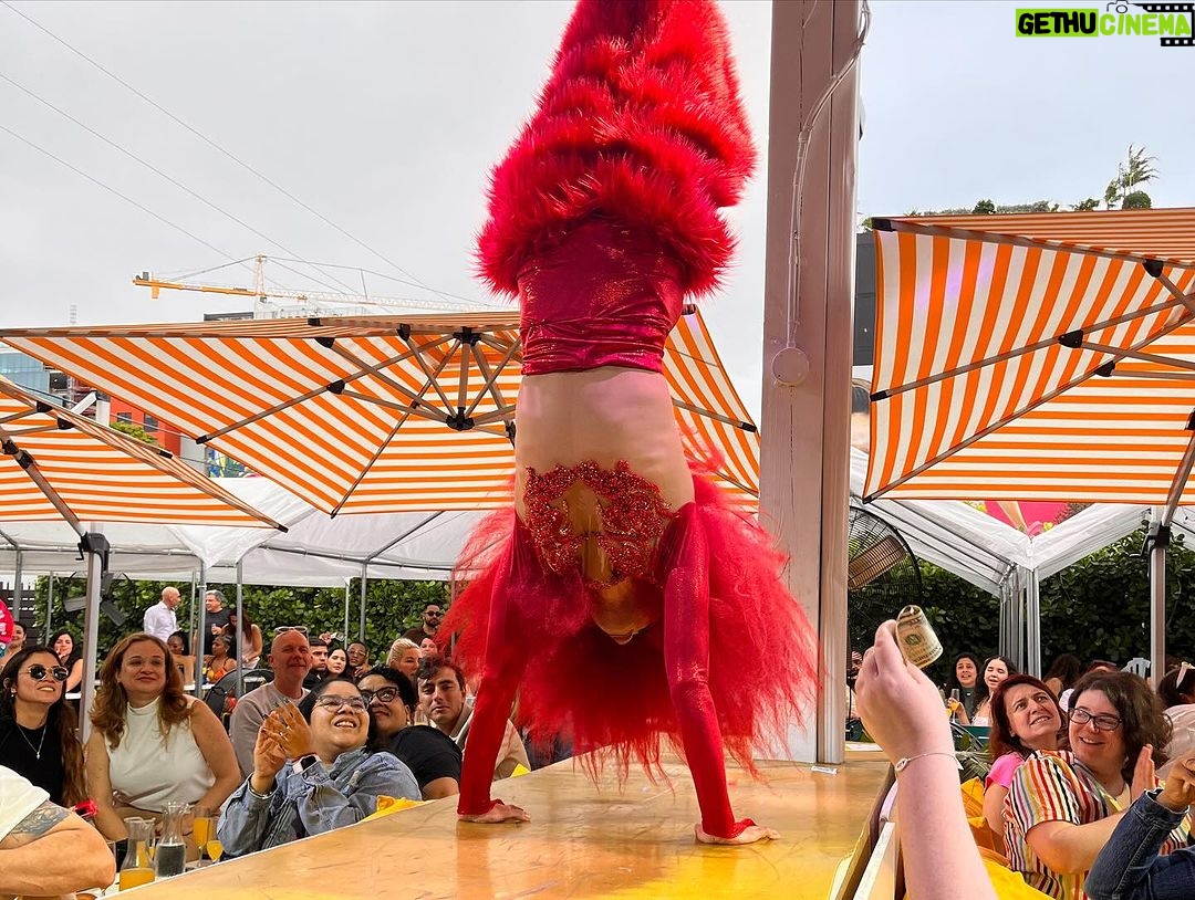 Sunny Hostin Instagram - I had the best time at @rhousewynwood over the weekend! Even my mother came in her Sunday best! My feet still hurt from dancing!😂 R House Wynwood
