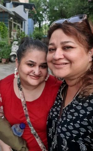 Supriya Shukla Instagram - मेरे लिए तेरी याद.. इस गाने से बँधी है
जन्मदिन मुबारक मेरी बहन ❤️
सुरभि... मेरी प्यारु..छोटी बहन
मोनू... बहुत सारा प्यार ❤️
हमेशा.. हमेशा खुश रह...
गाती... गुनगुनाती रहें...
जीवन को खुशी के साथ जी...
साल दर साल खुशियाँ बटोर 😘😘
Happy birthday monsi😘😘😘
Luv u loads❤️