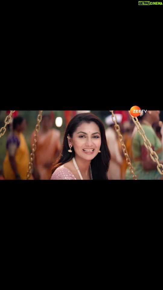 Supriya Shukla - 3.2K Likes - कुछ रिश्ते बन जाते हैं.. और वक़्त के साथ और घनिष्ट हो जाते हैं... यही रिश्ता है... इस नये धारावाहिक के कलाकारों... और परदे के पीछे की ताकत और कलात्मक प्रियजनों का...और मेरा 😊
जब मेहनत... प्यार... कला से प्रेम करने वाले साथ आते हैं.. तो उस नये शो का नाम बस यही हो सकता है...
कैसे मुझे तुम मिल गये ♥️
Kaise mujhe tum mil gaaye♥️
On Zee tv... Mon-Fri.... 10pm..
From 27th Nov
Sriti... Looking forward to see u MY Girl♥️♥️... Again n again...
Arjit..i know.. U will kill it my boy♥️♥️
Mukta... U r a rockstar... ♥️so it has to rock...
With our talented... Hardworker jassi ♥️
N ranjan Sir.. Hain toh dhamaal to hoga hi👌🤗
Ganpati bappa morya🙏...
My best wishes for the show🙏...
Rock it Folks♥️♥️♥️
@itisriti @arjitaneja @muktadhond @singhranjankumar @jassi.k15
AND ALL IN THE TEAM👍👍