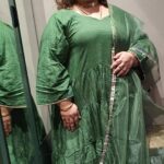 Supriya Shukla Instagram - Some dresses.. One feels like doing ghoomar😊... Swirl around.... बस पहन के घूमो.. घूमो... ♥️बहुत अच्छा लगता है... नाचने को मन करता है Beautiful outfit by @swadeshi_shringaar_by_suunita Styled by @seam_stress_by_rajludhwani Thank you... Damia.. Thnx❤️ i don't know.. Why i did balle- balle posture in ghoom ghoom ke🙈... Koi na😊