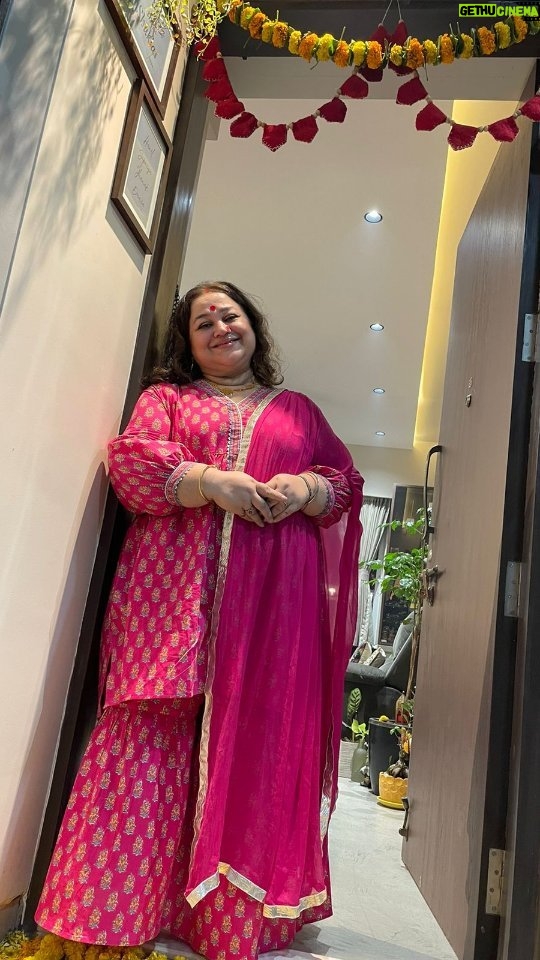 Supriya Shukla Instagram - Deepawali.. The festival of Hope.. Joy.. Prosperity... Pooja🙏... Thank you 🙏@nangaliaruchira n.. @seam_stress_by_rajludhwani शुभ दीपावली 🙏 Beautiful sharara by @nangaliaruchira Styled by @seam_stress_by_rajludhwani