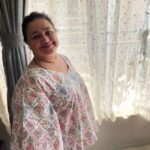 Supriya Shukla Instagram - ज़िन्दगी लम्हों का एक सफर है रौशनी है कभी.. साँझ का कभी पहर है खुशी से हर लम्हा तय करना है 😊 Outfit by @needlelust Styled by @seam_stress_by_rajludhwani