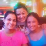 Supriya Shukla Instagram - प्यारी अनु ♥️.. जन्मदिन मुबारक ♥️... तू हमेशा खुश रहे... ज़िन्दगी की सब खुशियाँ पाये बहुत सारा प्यार और दुआएं अपना जन्मदिन ख़ूब प्यार से मनाना @anupriyak26 Aaj birthday hai... Toh naachna toh banta hai... With thumke♥️♥️ Luv u girl😘