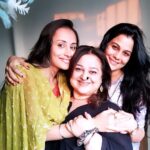 Supriya Shukla Instagram - प्यारी अनु ♥️.. जन्मदिन मुबारक ♥️... तू हमेशा खुश रहे... ज़िन्दगी की सब खुशियाँ पाये बहुत सारा प्यार और दुआएं अपना जन्मदिन ख़ूब प्यार से मनाना @anupriyak26 Aaj birthday hai... Toh naachna toh banta hai... With thumke♥️♥️ Luv u girl😘