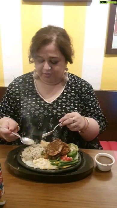 Supriya Shukla - 77.6K Likes - Sizzzzzzllliinnngg.... Sizzlers❤️❤️
#poptatestheunrestaurant