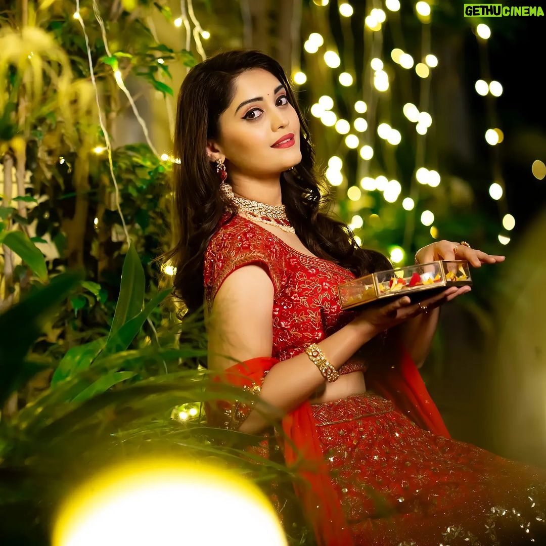Surabhi Instagram - Deepavali Subhakanshalu ๐ช Styled by @impriyankasahajananda Outfit @suvarnamandirbyrajsarepalli Accessories @kushalsfashionjewellery Makeup @glitteraisestudio Hair @nagukasu ๐ธ by @verendar_photography : : : : : : : : : #styledbypriyankasahajananda