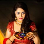 Surabhi Instagram - Wishing you all a sparkling Diwali filled with laughter, fun, and the brightest of moments!!!✨️ #Happy Diwali 😊🪔 Captured📸 @verendar_photography