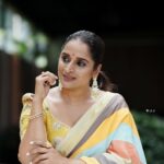 Surabhi Lakshmi Instagram – മൊത്തത്തിൽ അങ്ങ് കളർ ആവട്ടെ 😋

HMUA  @amal_ajithkumar

COSTUME  @celebrate_clothes_n_crafts 

JEWELLERY  @golden_cup_fashion_jewellery

#sareelover #celebritystyle #actorsurabhi #ithraokkemathi The Yard garden centre