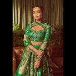 Surveen Chawla Instagram - दुआ लफ़्ज़ों से नहीं, दिल के इरादों से की जाती है, ख़ुशी ढूंढने से नहीं, ख़ुश रहने से यूंही मिल जाती है। आप सब ख़ुश रहें, दिल तो बस यही चाहता है। एहसास ये हम जैसे ख़ुश नसीबों को ही मिल पाता है।💚 Makeup by @sabakhanmakeup Hair by @gohar__shaikh Outfit - @warpnweftbysagrikarai Earrings - @avsajewels Kadas - @silverstreakstore @aquamarine_jewellery @rubans.in Mangtikka: @swabhimannjewellery Ring - @aquamarine_jewellery Styled by - @sukritigrover Styling team - @harshitadaga01 @vanigupta.23 📸 @lisadsouza