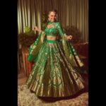 Surveen Chawla Instagram - दुआ लफ़्ज़ों से नहीं, दिल के इरादों से की जाती है, ख़ुशी ढूंढने से नहीं, ख़ुश रहने से यूंही मिल जाती है। आप सब ख़ुश रहें, दिल तो बस यही चाहता है। एहसास ये हम जैसे ख़ुश नसीबों को ही मिल पाता है।💚 Makeup by @sabakhanmakeup Hair by @gohar__shaikh Outfit - @warpnweftbysagrikarai Earrings - @avsajewels Kadas - @silverstreakstore @aquamarine_jewellery @rubans.in Mangtikka: @swabhimannjewellery Ring - @aquamarine_jewellery Styled by - @sukritigrover Styling team - @harshitadaga01 @vanigupta.23 📸 @lisadsouza