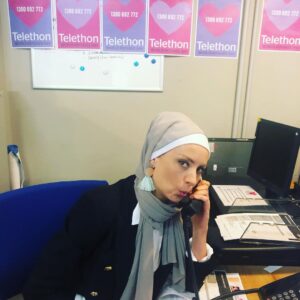 Susan Carland Instagram - CALL ME NOW! I’m (wo)maning the phones at the @asrc1 to fundraise on this World Refugee Day. If you want to support refugees here in Aus, call now and donate and ask for me! We can talk life, the universe & everything. Ph 1300 692 772 or sms HOPE to 0437 371 371  to donate $20