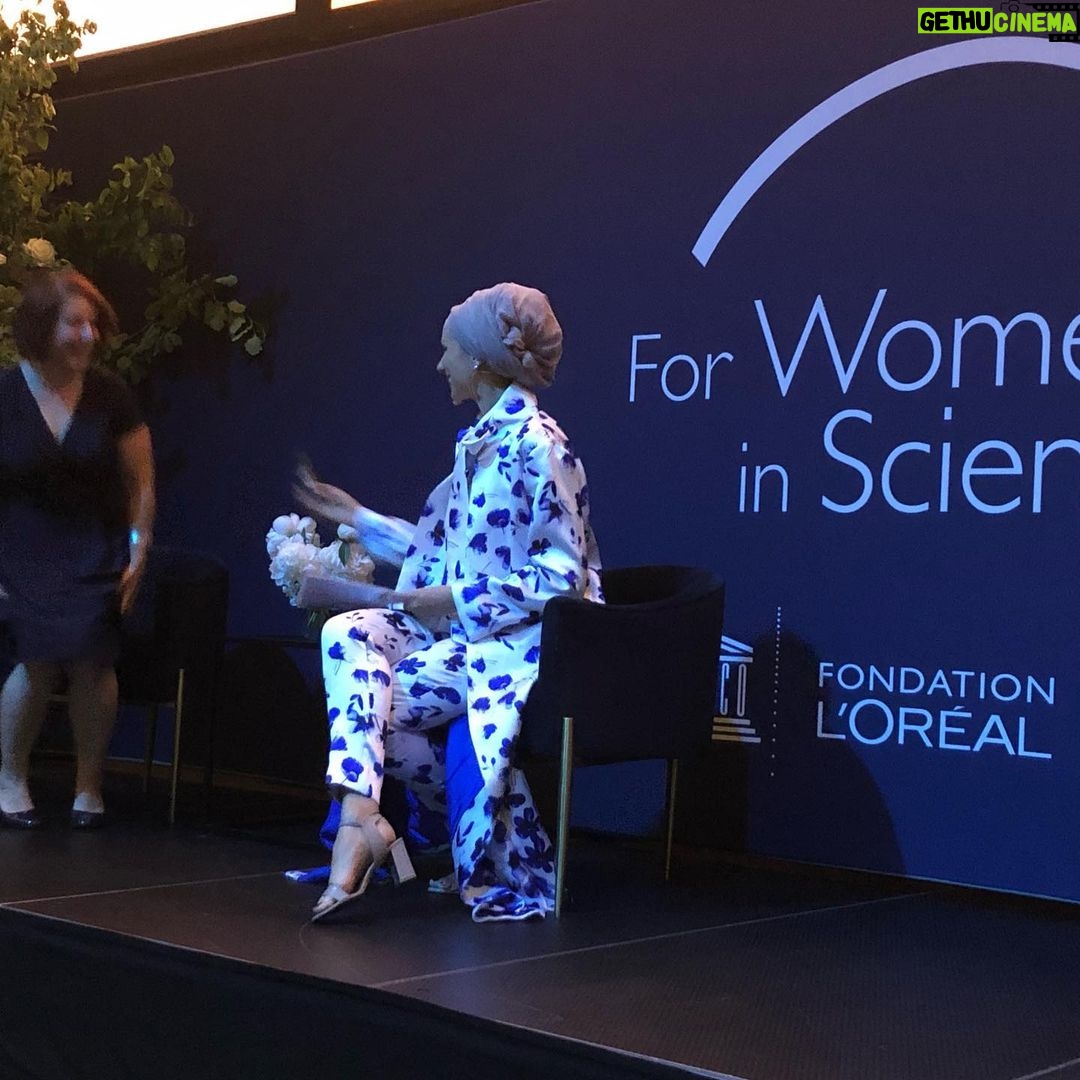 Susan Carland Instagram - Loved hosting the @lorealaustralia UNESCO For Women in Science awards tonight. The winners were amazing!