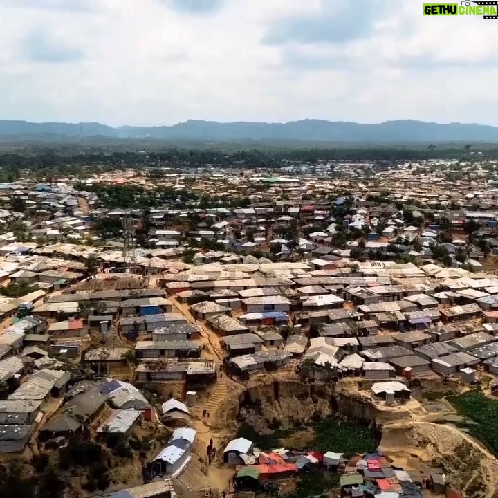 Susan Carland Instagram - Tonight is the 27th night of Ramadan. Remember to look outward as well as inward, and consider donating to @unicefaustralia ‘s urgent appeal for Rohingya children. In the world’s biggest refugee camp, the coming monsoons can be deadly. Can you help save a life tonight? #BetterThan1000Months #SavingOneLifeIsLikeSavingAllOfHumanity