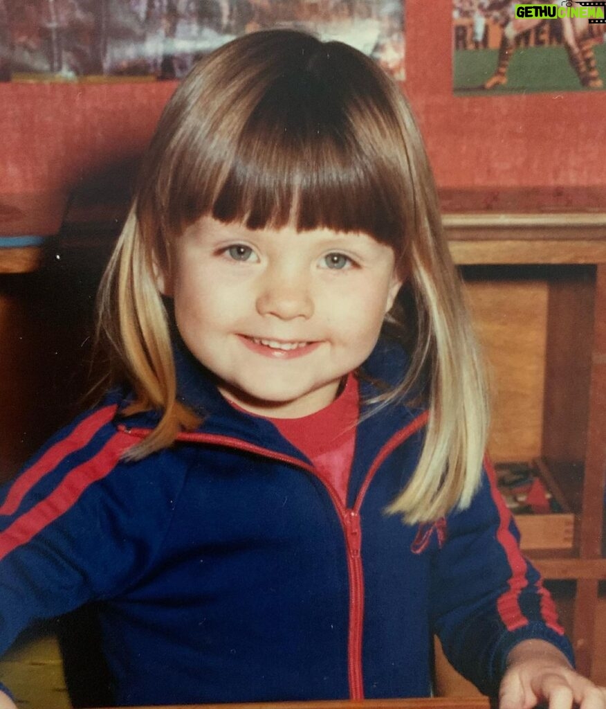 Susan Carland Instagram - This is me aged 3 with a crooked fringe and jaunty tracksuit. Hashtag Iconic. At this age, I had already been vaccinated against measles, polio and other dangerous diseases because Australia’s health systems are so strong. Lucky me. But it’s not the same for every little one. Swipe to meet gorgeous Kholud. This absolute cutie lives in Jordan where immunisation rates are low in refugee camps, and children die from preventable disease. But guess what?! For every like, share or comments on posts like this one of mine that mention @unicef and #VaccinesWork between 23-30 April 2021, Unicef partners will kick in $1 for the UNICEF vax program, up to $5million! That’s right - like this pic and $1 is donated on your behalf to the UNICEF vax program. So GET LIKING & COMMENTING HERE YOU GORGEOUS FOOLS ITS THE EASIEST & MOST LIFE-SAVING CHARITY YOU WILL EVER GIVE! With your help, @UNICEF teams climb mountains, cross rivers and fly to remote islands to vaccinate half the world’s children every year, because #VaccinesWork. Millions of lives have been saved which is definitely something worth celebrating this #WorldImmunisationWeek.
