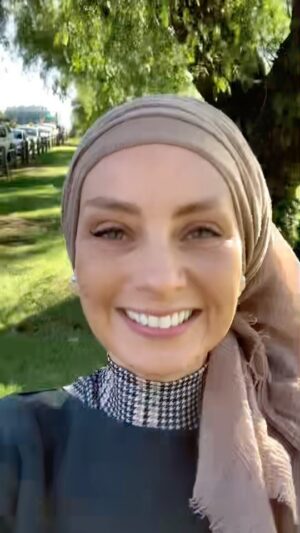Susan Carland Instagram - This is what’s typical Ramadan day looks like for me in this #MonthofGood (yes, I really do type that furiously).
Enjoy, and pass the dates!  EDITED: I put captions on this for the talking parts but they don’t seem to have worked, I’m sorry 😞 

(Huge thanks to @jeffwortman for all the help, @jeffmcbride at Insta for asking me to do this, and @lewis_franz_ for the idea)