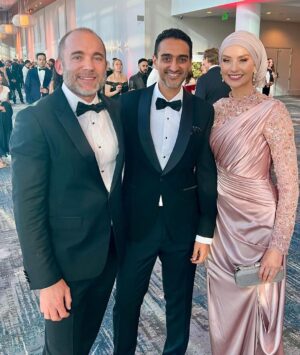 Susan Carland Instagram - Hello from LA! So great to attend the G’day USA gala hosted by the AAA last night, where Waleed was MC! It’s a night that celebrates the relationship between the arts industries in Aus and the US, and one of the highlights of the night was when they brought out piles of Tim Tams to every table. Now friends, I don’t want to alarm anyone but I noticed at the end of the night that someone (can only have been an American, as no Australian would ever) had taken one bite of the Tim Tam and LEFT THE REST ON THE TABLE. This can only be seen as an act of aggression and possibly war from what was once a great ally and I’m sure urgent talks are under way.
ANYWAY. My dress is by none other than @aleemyusufcouture, make up was by @giigiisbeauty and in that last picture? You see me gazing absolutely adoringly at my husband. I know. Too much 🤷‍♀️
