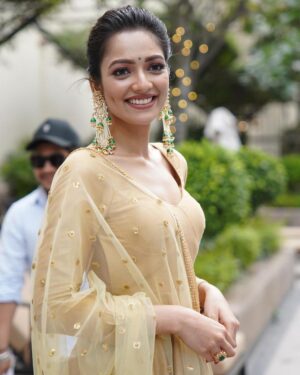 Susmita Chatterjee Instagram - Smile, because today you are a lot stronger than you were yesterday… 

Wearing @fashiondoctor_official 
Makeup & Hair @kajuguhaofficial