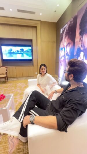 Susmita Chatterjee Instagram - Keep sharing & keep reeling on #BarseRe & #aaybristi… #Manush @susmita_cjee @shreyaghoshal @abhayjodhpurkar @imran_sardhariya @iamaneekdhar @ayannachatterjee.official @sanjoy_somadder @jeetzfilmworks @grassrootent