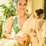 Susmita Chatterjee Instagram – सूरजमुखी 🌻

M&H @kajuguhaofficial 
Wearing @saarangsareeskolkata 
Styled by @fashiondoctor_official 
📸 @sourav.dutta.kolkata