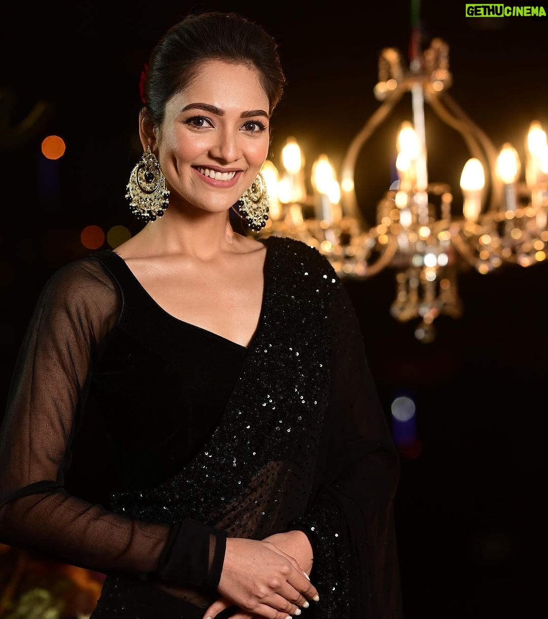 Susmita Chatterjee Instagram - You guys have my heart 💓 @twc2014india 📸 @bipradip_chakraborty @siladitya_dutta MUA @kajuguhaofficial Hair @sujitdas466 Wearing @ethnic_boutique61 @kiara_sen111 earrings @theycallmetpd