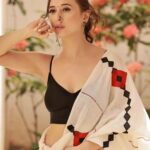 Suzanna Mukherjee Instagram - We are all trapped Some in their dreams Others in their desires 💞 📸 @amitkhannaphotography Makeup/hair @makeupbyanshu #suzannamukherjee #indianfashion #love #theartistsway #photography #picoftheday #potd #pictureperfect #amitkhannaphotography