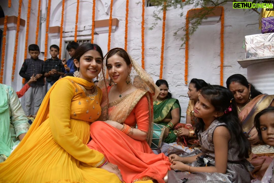 Suzanna Mukherjee Instagram - Till we meet again 💗 📸@deepikapathakofficial @enabshenab #kaalkootonjiocinema #Kaalkoot #behindthescenes #theend #thebeginning #behindthescenes #thelastsupper #suzannamukherjee #enabkhizra #seemabiswas #happyending #thankyouforcoming